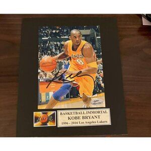 Kobe Bryant Signed Autographed lakers